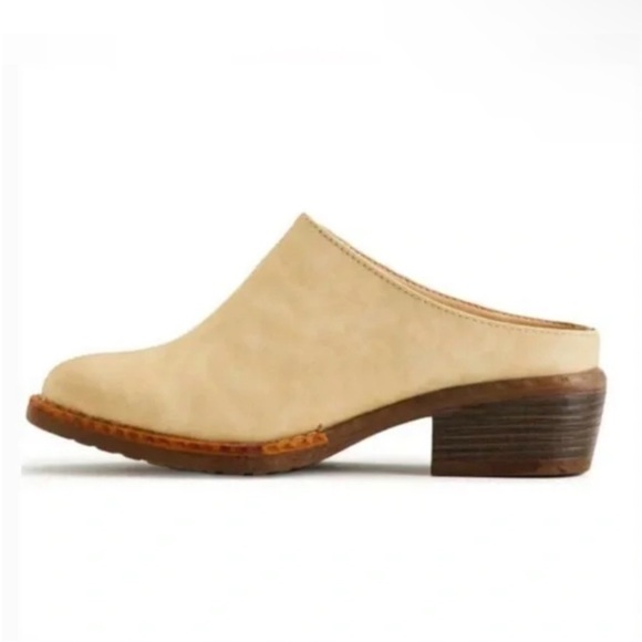 Elegant Cream Women's Mules - Picture 8 of 9